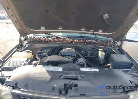 2000 Chevrolet Silverado 1500 Ls из США, поврежденный, VIN 2GCEC19T8Y1124274